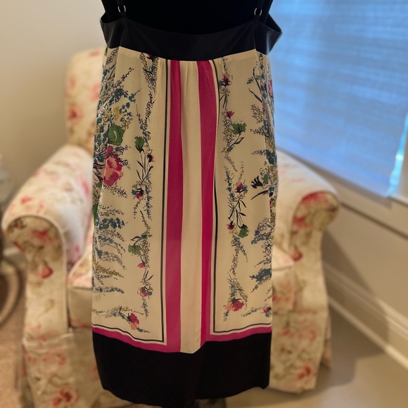 Alice and Trixie cocktail dress with adjustable straps. Size M. - Picture 3 of 6